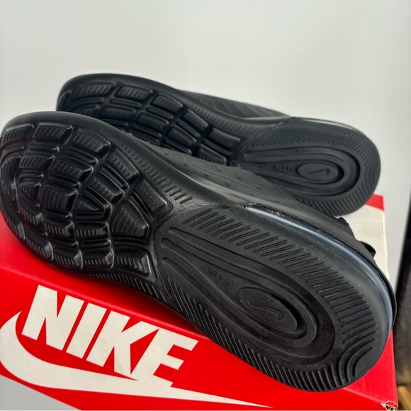 Nike Women’s Nike Air Max Axis Size 10 - Picture 5 of 5